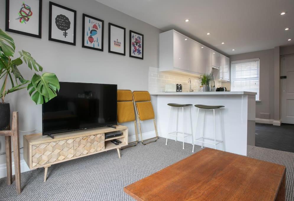 Stones Throw Apartment