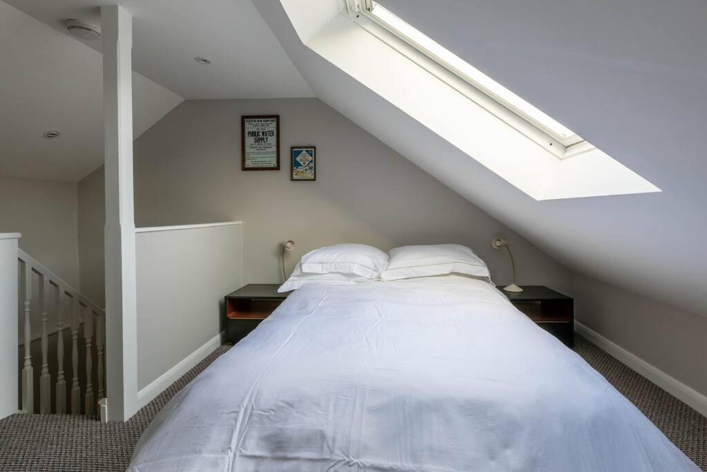 Stones Throw Apartment *