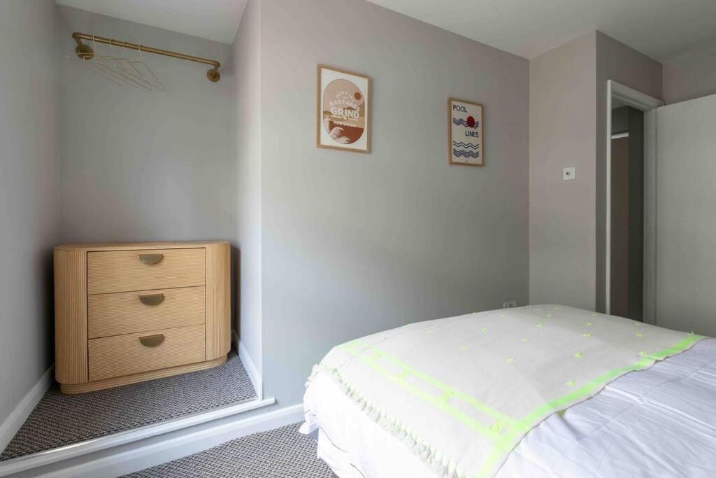 Stones Throw Apartment Margate