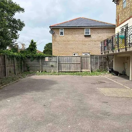 Stones Throw Apartment Margate Exterior photo