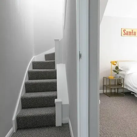 Stones Throw Apartment Margate Exterior photo