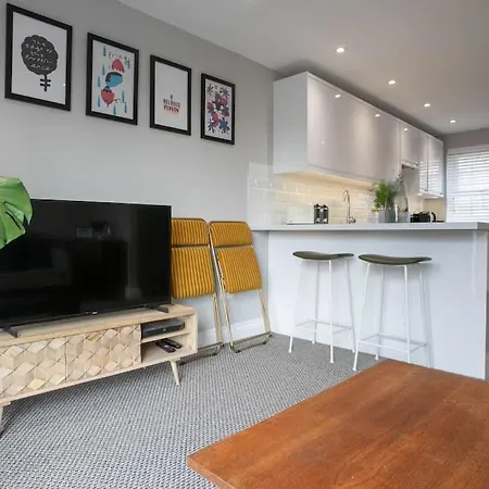 Stones Throw Apartment Margate Exterior photo